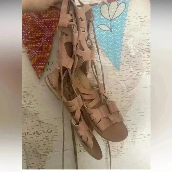 Free People Mesa Verde Gladiator Sandals Size 40 Shipped USPS - Picture 1 of 7